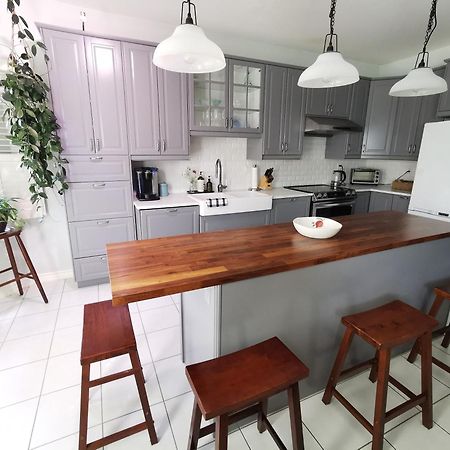 4 Bedroom 3 Washroom Charming Home In Markham With Warm Cozy Vibe Eksteriør bilde