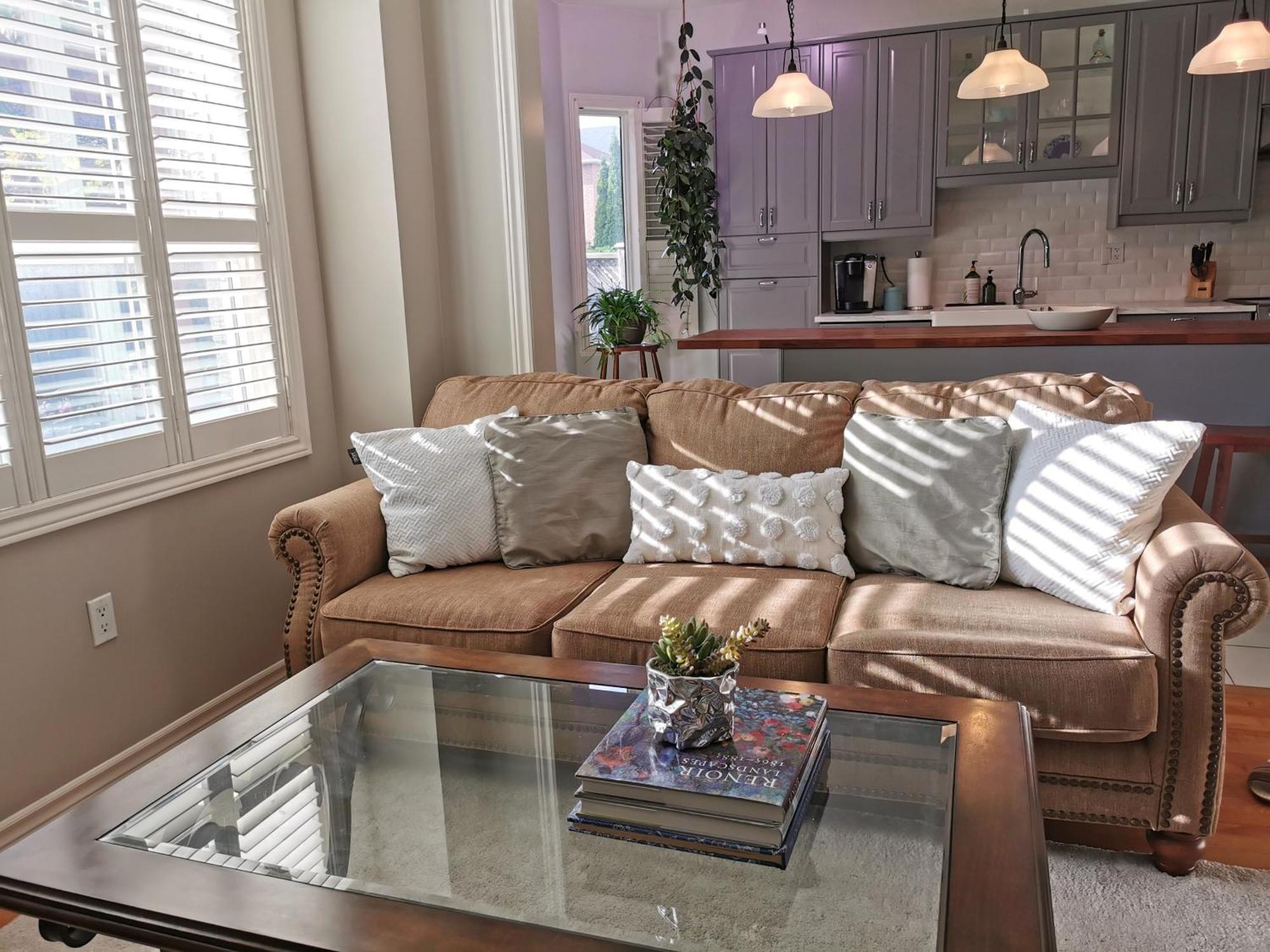 4 Bedroom 3 Washroom Charming Home In Markham With Warm Cozy Vibe Eksteriør bilde