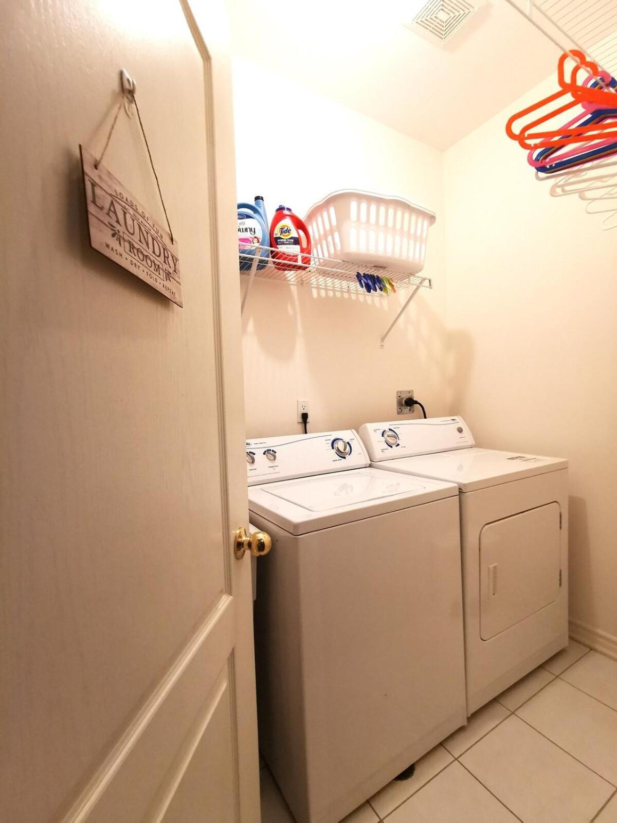 4 Bedroom 3 Washroom Charming Home In Markham With Warm Cozy Vibe Eksteriør bilde